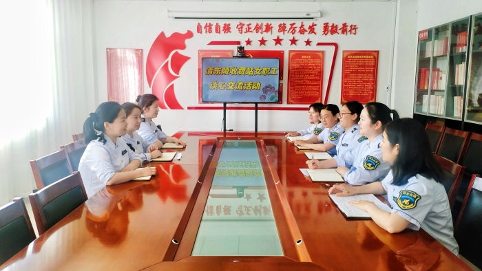 C:\Users\lenovo91\Desktop\圆桌派2